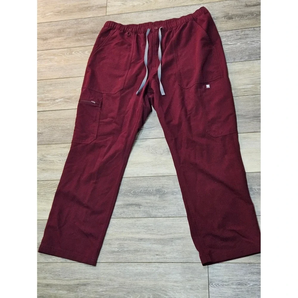 Figs Men's Cairo Burgundy Straight Cargo Scrub Pants Size Xlarge Short
